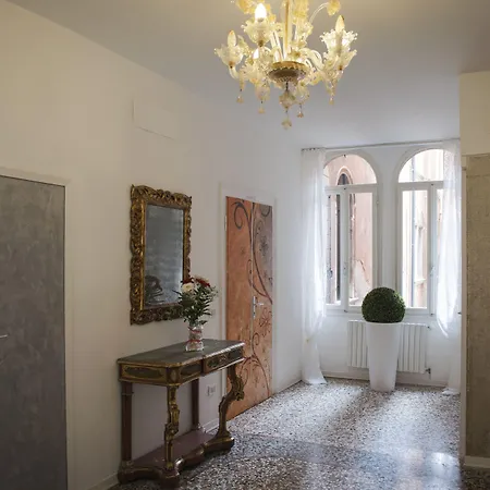 Porta Orientalis 3* البندقية